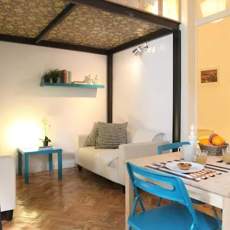 Alfama 1br With Mezzanine 아파트