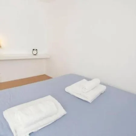 Alfama 1br With Mezzanine Apartament